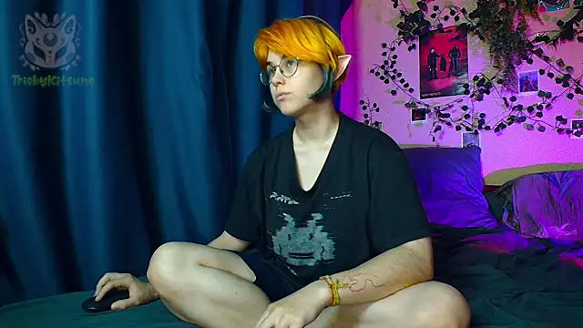 TrickyKitsune online show from July 2026 04:02:02 PM
