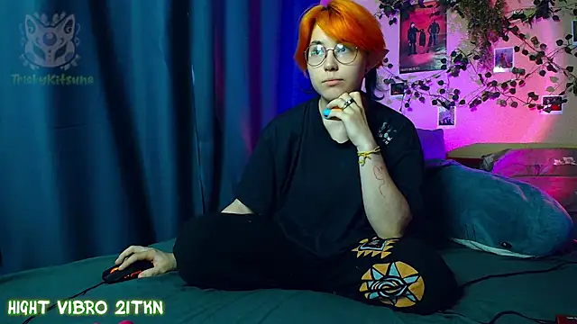 TrickyKitsune online show from July 2026 04:22:02 PM