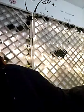 Snapshot of Mia_WAll chatting on January 2025 10:18:02 AM Mia WAll online show from January 2025 10:18:02 AM