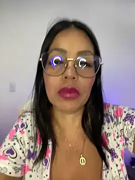 Snapshot of KarolRubi1 chatting on January 2025 06:25:02 AM KarolRubi1 online show from January 2025 06:25:02 AM