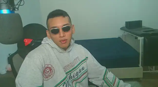 Snapshot of David_Adams2003 chatting on January 2025 12:54:01 PM David Adams2003 online show from January 2025 12:54:01 PM