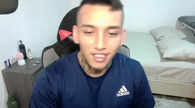 Snapshot of David_Adams2003 chatting on February 2025 05:09:01 PM David Adams2003 online show from February 2025 05:09:01 PM