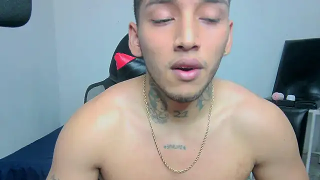 Snapshot of David_Adams2003 chatting on February 2025 02:20:02 PM David Adams2003 online show from February 2025 02:20:02 PM