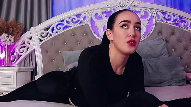 KimKhallifa online show from January 2026 01:26:01 PM