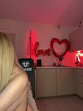 Snapshot of SOFYandMIKE chatting on February 2026 08:49:01 PM SOFYandMIKE online show from February 2026 08:49:01 PM