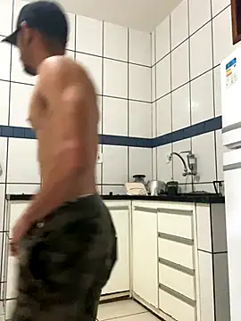 M1chup online show from November 2025 01:43:03 PM