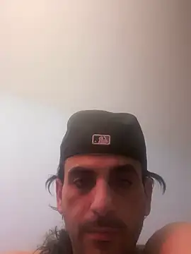 Snapshot of kingdibg87 chatting on December 2024 11:32:02 AM kingdibg87 online show from December 2024 11:32:02 AM