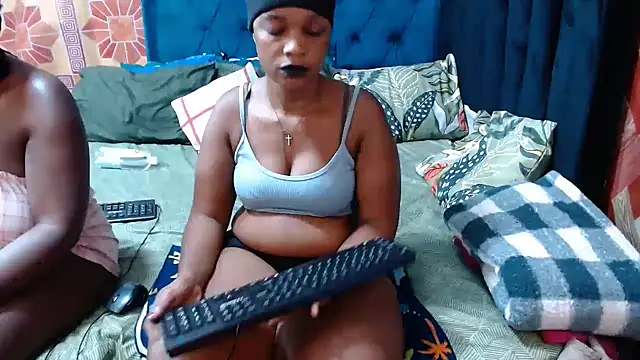 Thickbootykim online show from March 2026 04:14:01 PM