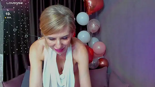 Snapshot of Lina_Bennet chatting on February 2025 07:49:01 AM Lina Bennet online show from February 2025 07:49:01 AM