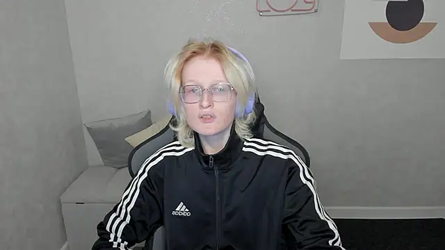 ElizabethHarpper online show from September 2025 01:06:02 AM