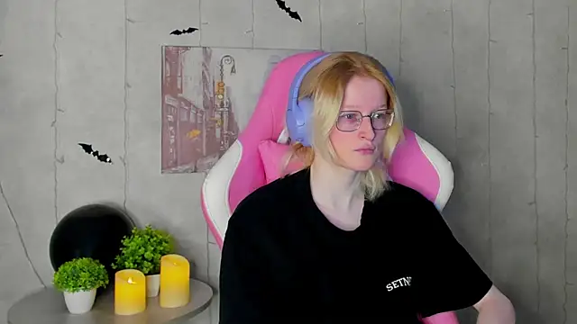 ElizabethHarpper online show from November 2025 01:05:02 AM