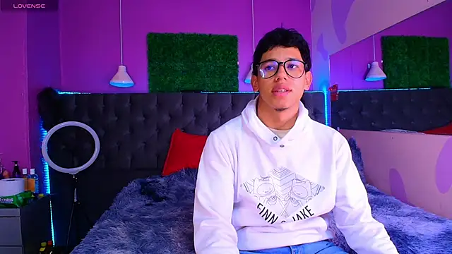 RyanPricee online show from April 2026 01:38:01 AM