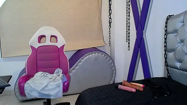Snapshot of Sara_Davina chatting on March 2025 10:41:01 AM Sara Davina online show from March 2025 10:41:01 AM