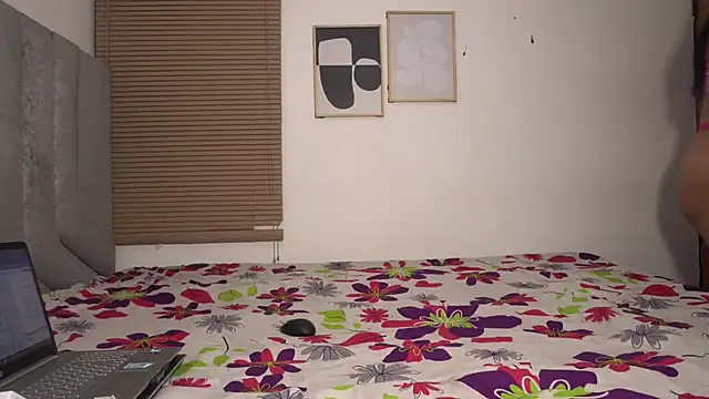 womantall99 online show from March 2026 12:32:02 PM