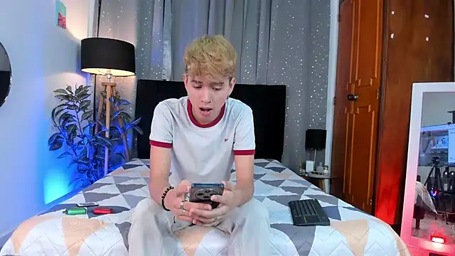 Brian-Ausslos online show from February 2025 04:26:02 AM