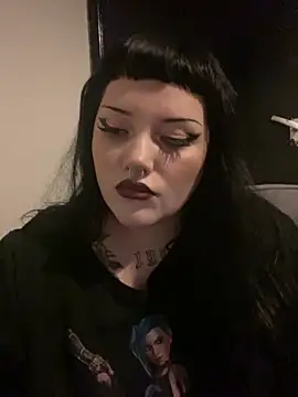 Snapshot of Gothicsiren chatting on January 2025 10:24:01 PM Gothicsiren online show from January 2025 10:24:01 PM