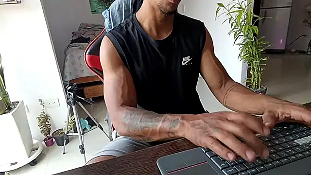 Snapshot of Adam_Valenciia chatting on February 2026 04:59:01 PM Adam Valenciia online show from February 2026 04:59:01 PM