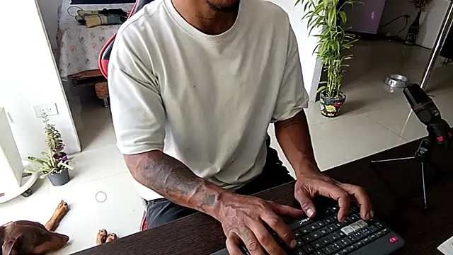 Snapshot of Adam_Valenciia chatting on February 2026 05:53:02 PM Adam Valenciia online show from February 2026 05:53:02 PM