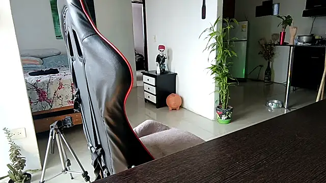 Adam Valenciia online show from March 2026 03:56:01 PM