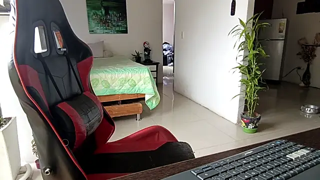 Adam Valenciia online show from April 2026 03:05:01 PM