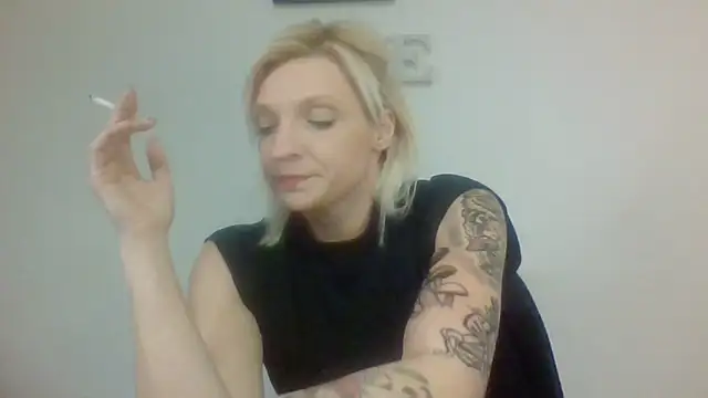 Snapshot of MegaVanyBunny chatting on December 2024 10:47:01 PM MegaVanyBunny online show from December 2024 10:47:01 PM