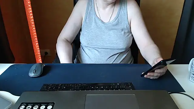 Snapshot of Sweet_Phoenix chatting on May 2026 10:10:02 AM Sweet Phoenix online show from May 2026 10:10:02 AM
