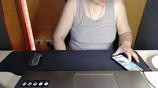 Snapshot of Sweet_Phoenix chatting on May 2026 08:32:01 AM Sweet Phoenix online show from May 2026 08:32:01 AM