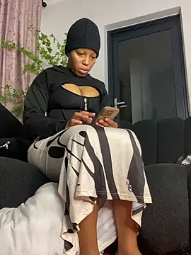 Thando04 online show from December 2025 07:43:01 PM