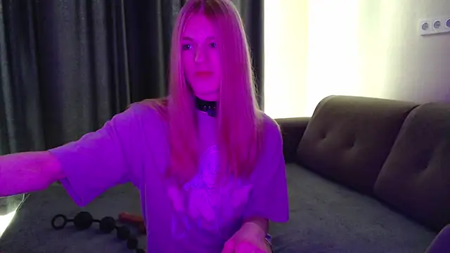 Snapshot of blaire__18 chatting on March 2025 06:41:01 AM blaire 18 online show from March 2025 06:41:01 AM