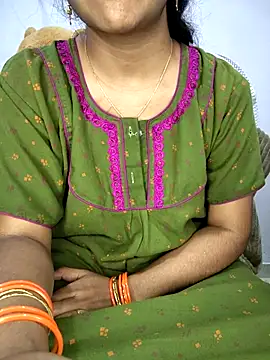 lovelygirl4567 online show from November 2025 05:06:01 PM