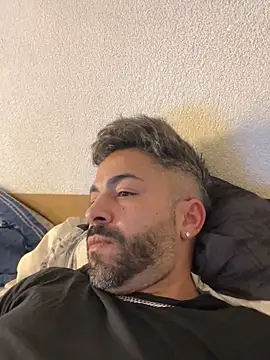 Snapshot of Dourado007 chatting on January 2025 10:22:02 PM Dourado007 online show from January 2025 10:22:02 PM