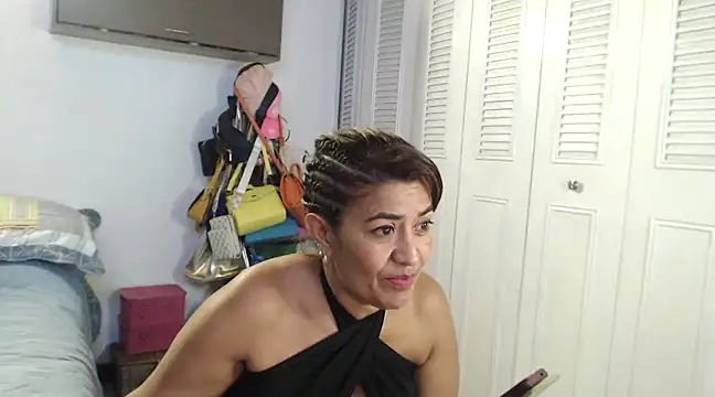 Snapshot of CamilaLix chatting on January 2025 12:47:01 AM CamilaLix online show from January 2025 12:47:01 AM