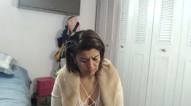 Snapshot of CamilaLix chatting on January 2025 05:09:01 AM CamilaLix online show from January 2025 05:09:01 AM