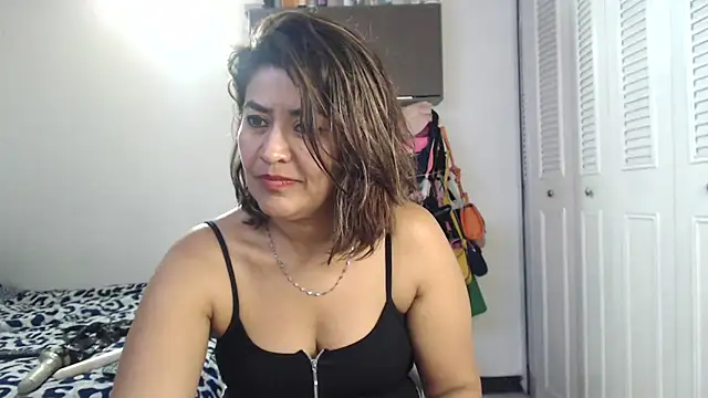 Snapshot of CamilaLix chatting on March 2025 02:06:02 AM CamilaLix online show from March 2025 02:06:02 AM