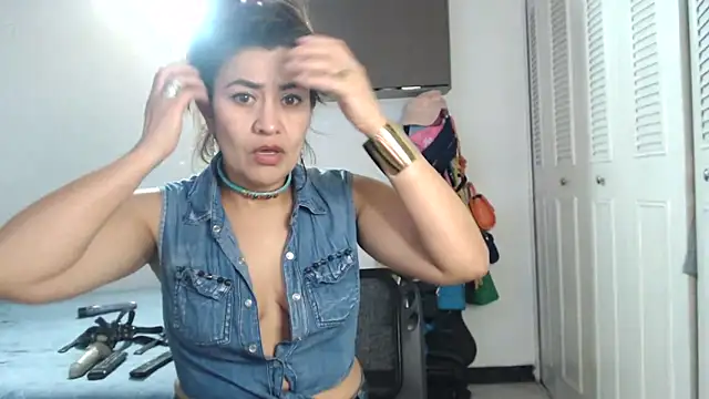 Snapshot of CamilaLix chatting on March 2025 02:51:02 AM CamilaLix online show from March 2025 02:51:02 AM