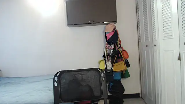 Snapshot of CamilaLix chatting on March 2025 10:36:02 PM CamilaLix online show from March 2025 10:36:02 PM