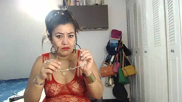 Snapshot of CamilaLix chatting on March 2025 11:01:02 AM CamilaLix online show from March 2025 11:01:02 AM