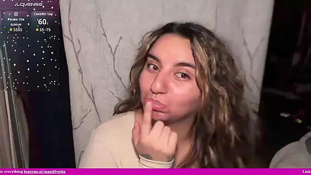 Snapshot of mamifresita chatting on April 2026 06:55:02 AM mamifresita online show from April 2026 06:55:02 AM
