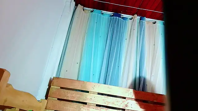 Snapshot of lana_reverse chatting on January 2025 06:35:01 PM lana reverse online show from January 2025 06:35:01 PM