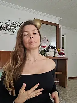 Snapshot of karina_warthon chatting on July 2026 05:48:02 PM karina warthon online show from July 2026 05:48:02 PM