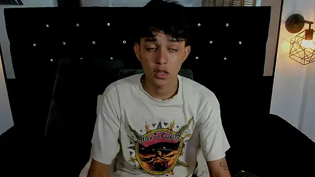 Snapshot of jisuscat chatting on October 2025 09:28:02 PM jisuscat online show from October 2025 09:28:02 PM