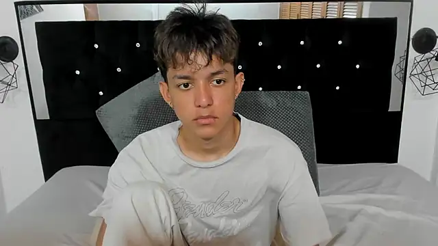 Snapshot of jisuscat chatting on November 2025 08:47:01 PM jisuscat online show from November 2025 08:47:01 PM