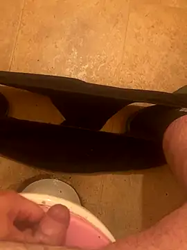 Snapshot of balint35 chatting on September 2025 10:27:01 AM balint35 online show from September 2025 10:27:01 AM