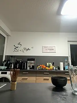 Mia-Fuchs online show from April 2026 11:02:01 PM