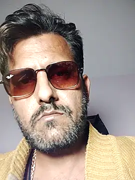 MAGNETICDADDY8 online show from November 2025 05:50:01 AM