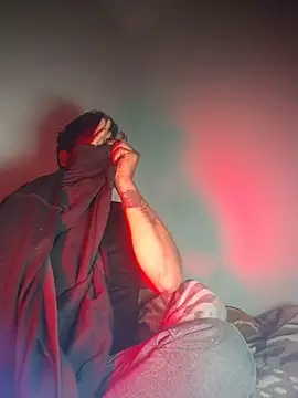 Snapshot of MAGNETICDADDY8 chatting on January 2026 10:46:01 PM MAGNETICDADDY8 online show from January 2026 10:46:01 PM