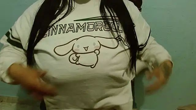 boobsTaylor online show from November 2025 01:05:01 AM