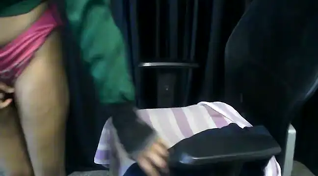 Snapshot of hot-niti chatting on March 2025 10:52:02 AM hot-niti online show from March 2025 10:52:02 AM