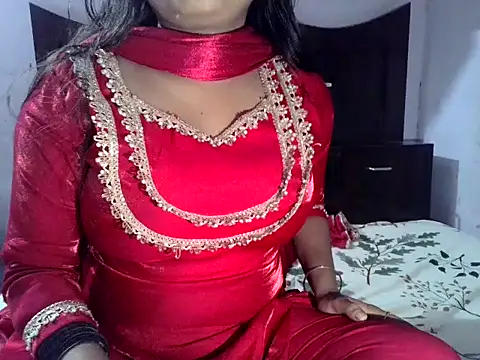 Snapshot of SIYA_MAVI chatting on July 2026 11:04:01 AM SIYA MAVI online show from July 2026 11:04:01 AM
