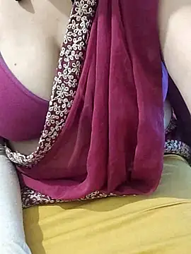 Snapshot of mallupriyapriya chatting on May 2026 05:15:02 AM mallupriyapriya online show from May 2026 05:15:02 AM